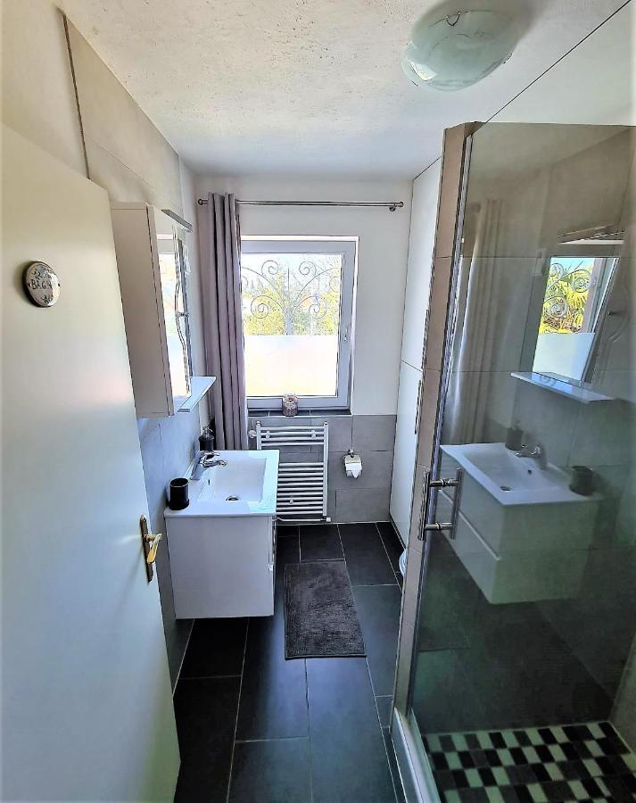 Apartment Villa Engel With Pool โปเรช ภายนอก รูปภาพ
