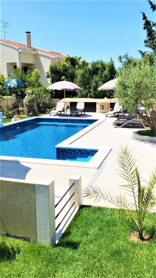Apartment Villa Engel With Pool โปเรช ภายนอก รูปภาพ