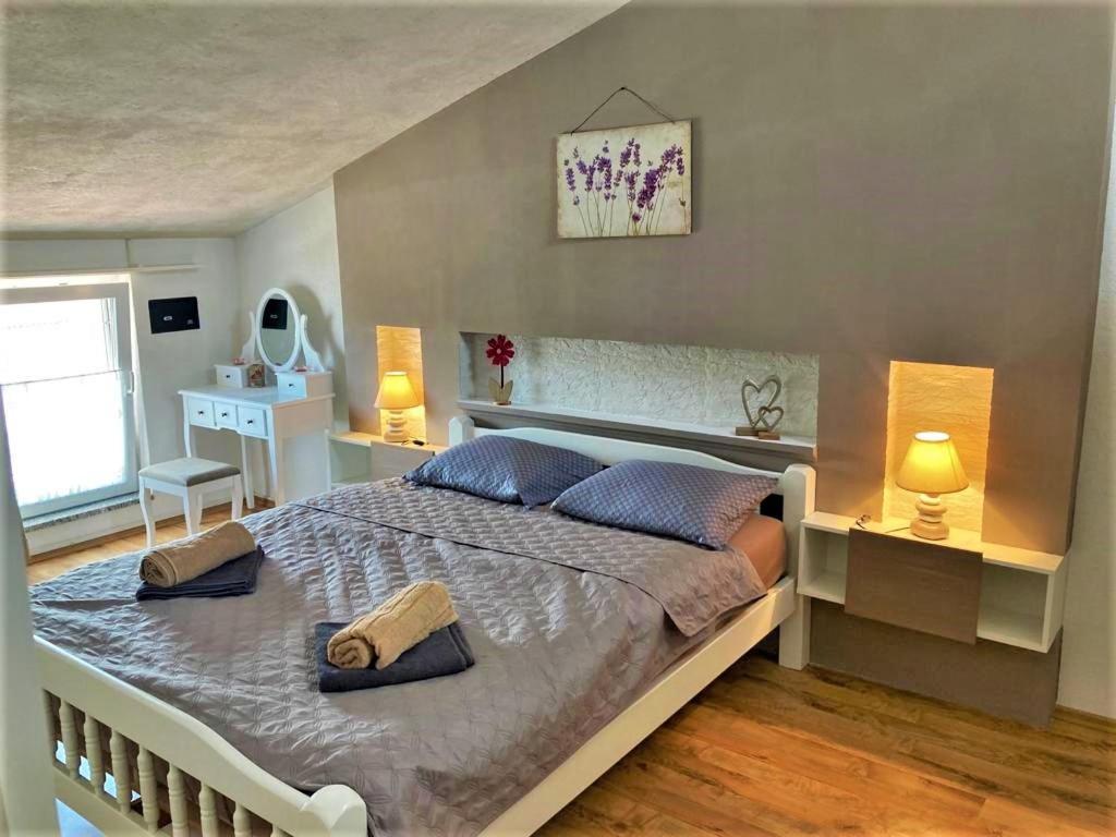 Apartment Villa Engel With Pool โปเรช ภายนอก รูปภาพ
