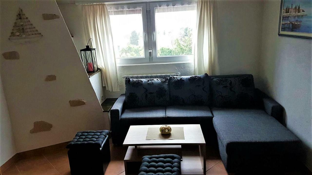 Apartment Villa Engel With Pool โปเรช ภายนอก รูปภาพ