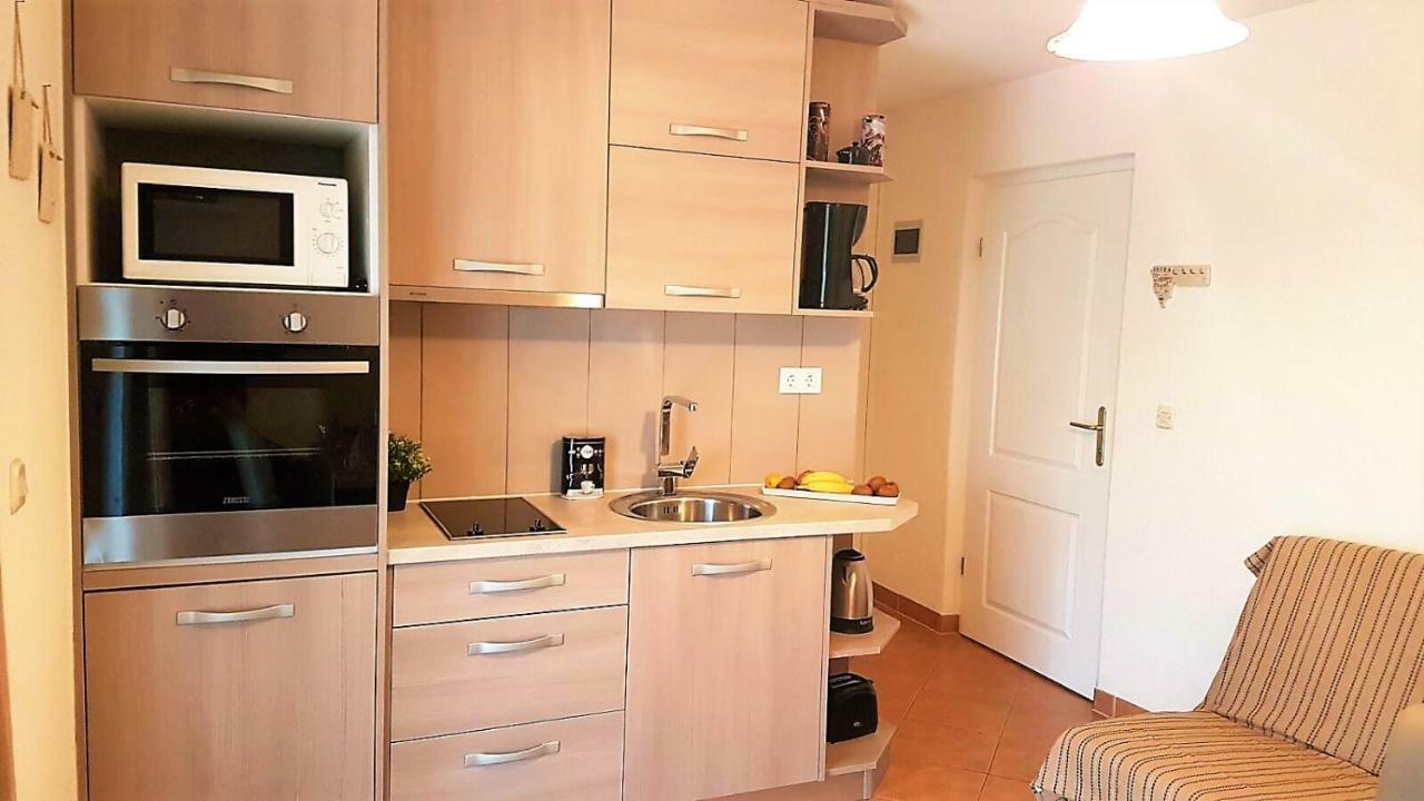Apartment Villa Engel With Pool โปเรช ภายนอก รูปภาพ