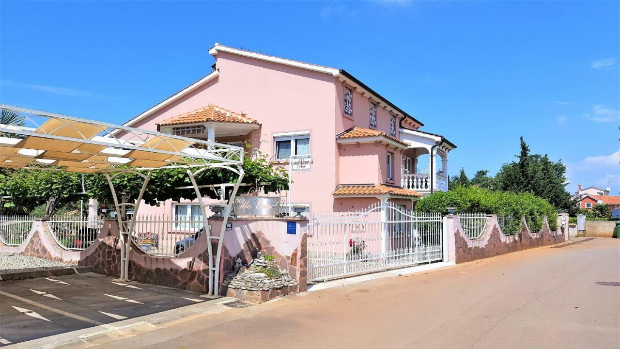 Apartment Villa Engel With Pool โปเรช ภายนอก รูปภาพ