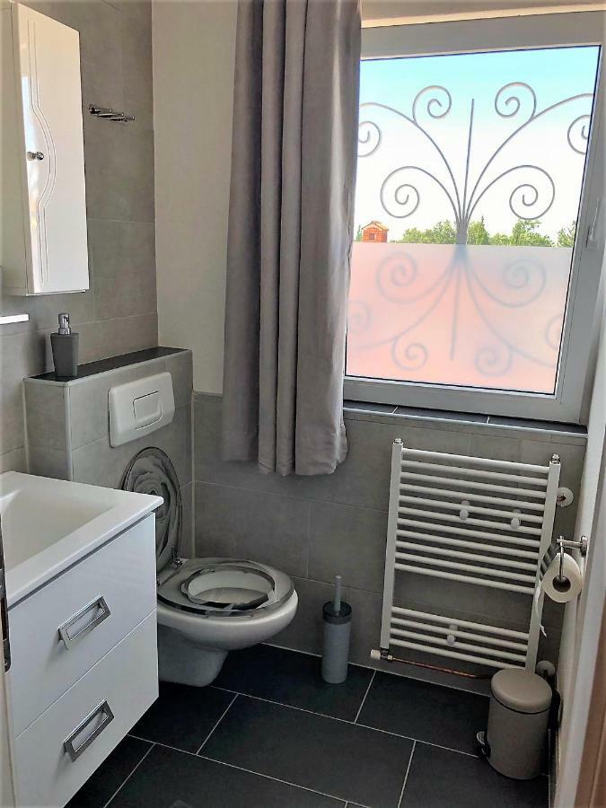 Apartment Villa Engel With Pool โปเรช ภายนอก รูปภาพ